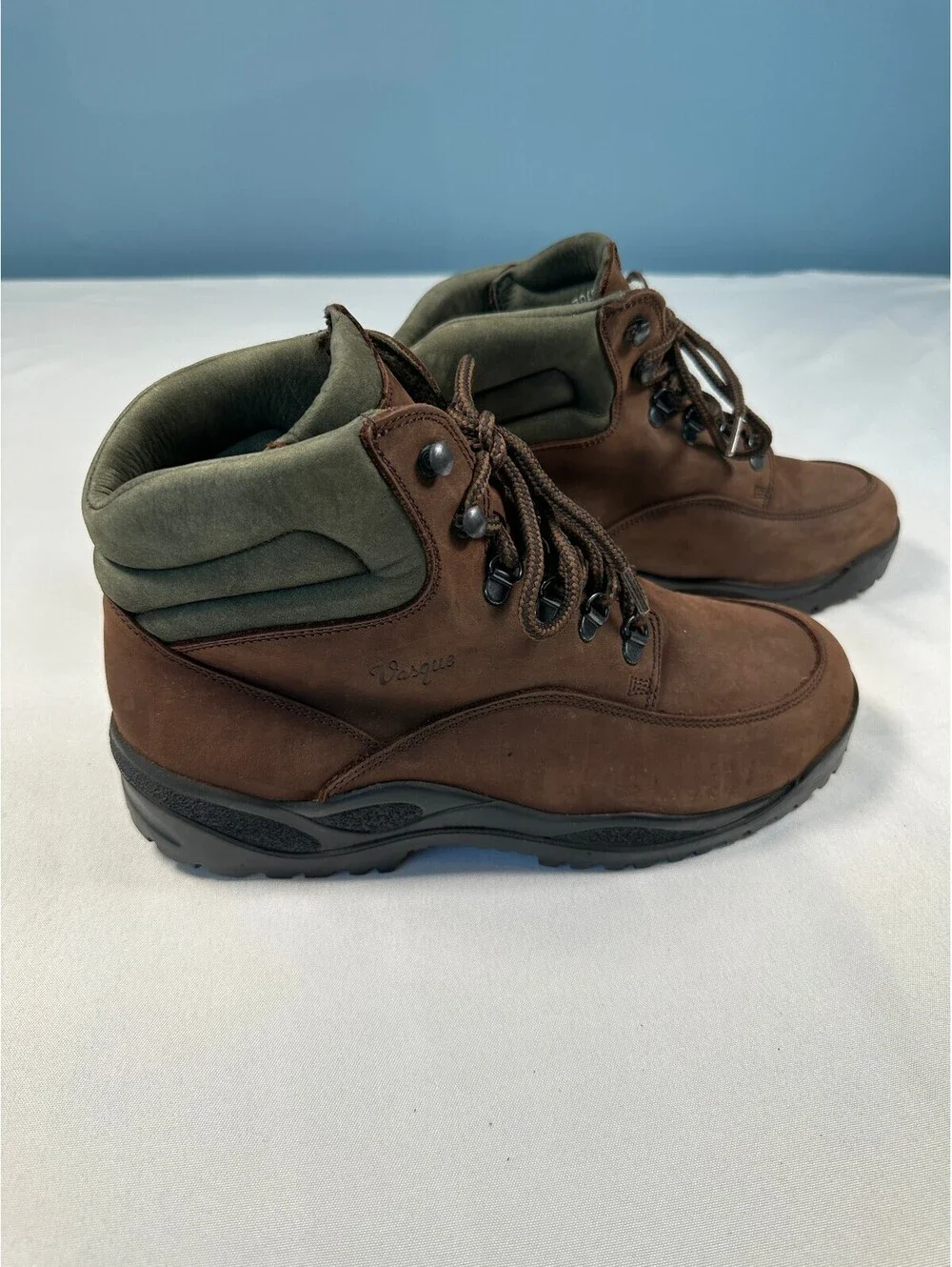 Vintage Vasque 7868 Made In Italy Leather Hiking Boots Mens 9.5M Vibram